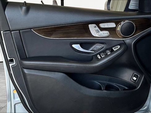 Used 2022 Mercedes-Benz GLC 300 image 19