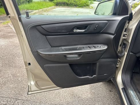 Used 2016 GMC Acadia SLT w/ Open Road Package FWD image 10