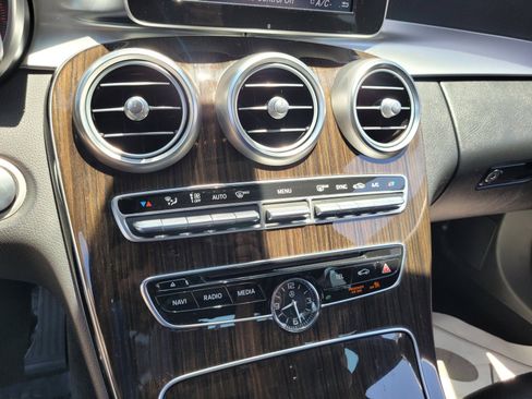 Used 2018 Mercedes-Benz C 300 Sedan w/ Premium Package image 18