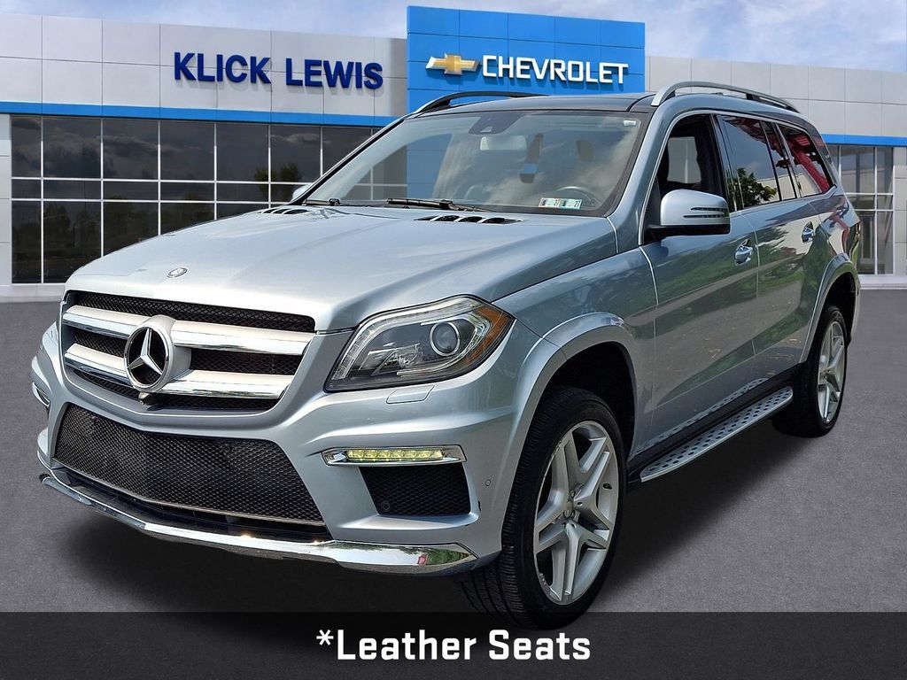 Used 2015 Mercedes-Benz GL 550 4MATIC image 3