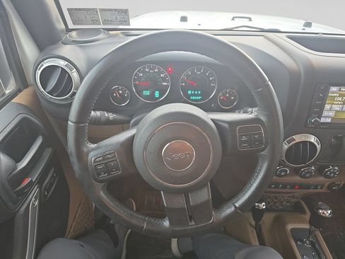 Used 2018 Jeep Wrangler Sahara w/ Dual Top Group AWD/4WD image 4