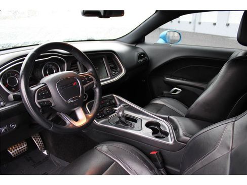 Used 2015 Dodge Challenger SXT Plus image 10
