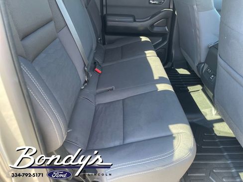 Used 2023 Nissan Frontier SV w/ SV Convenience Package image 16
