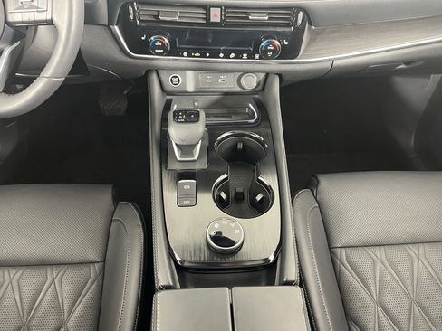 Used 2023 Nissan Rogue Platinum image 16