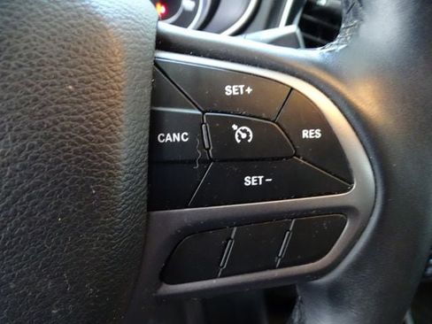 Used 2019 Jeep Cherokee Limited AWD/4WD image 8