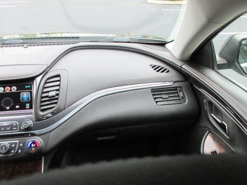 Used 2015 Chevrolet Impala LT FWD image 33