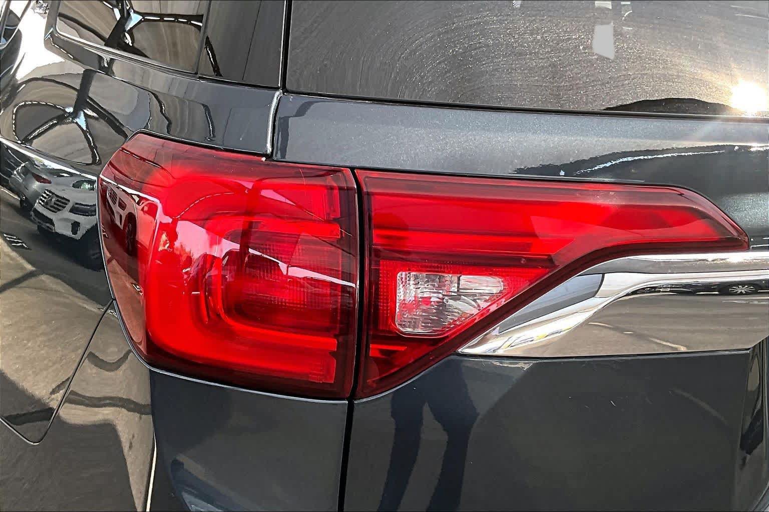 Used 2019 GMC Acadia SLE FWD image 29