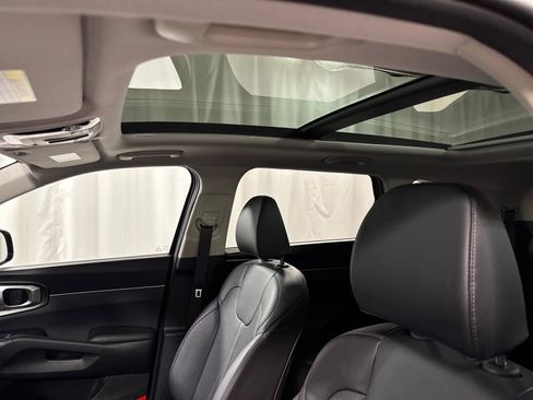 Certified 2025 Kia Sorento EX w/ EX Panoramic Sunroof Package AWD/4WD image 26