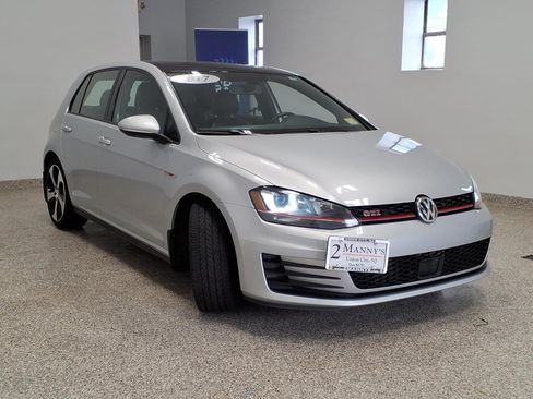 Used 2017 Volkswagen GTI Autobahn FWD image 3