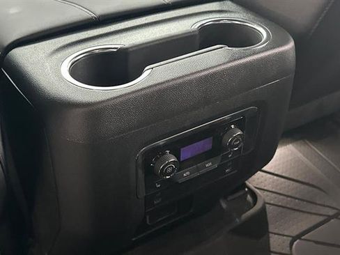 New 2026 Chevrolet Suburban LT image 12