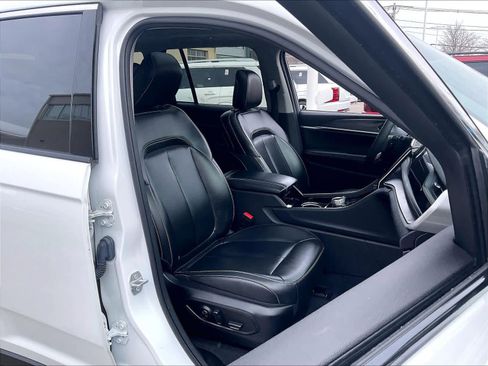 Used 2023 Jeep Grand Cherokee 4WD 4xe image 11