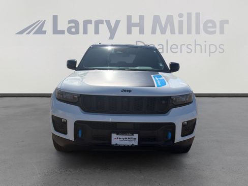 Used 2023 Jeep Grand Cherokee Trailhawk w/ Advanced Protech Group II AWD/4WD image 9