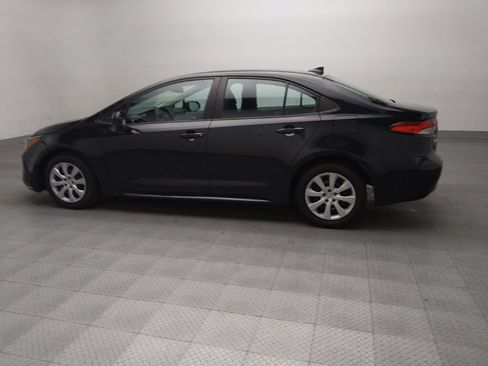Used 2021 Toyota Corolla LE image 3