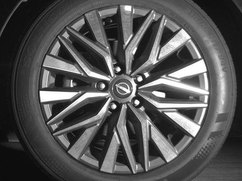 Used 2025 Nissan Altima 2.5 SV FWD image 12