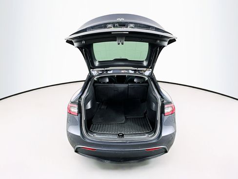 Used 2021 Tesla Model Y Long Range image 27