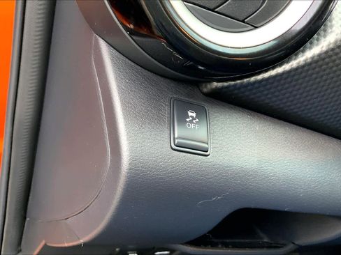 Used 2019 Nissan Kicks SV image 33