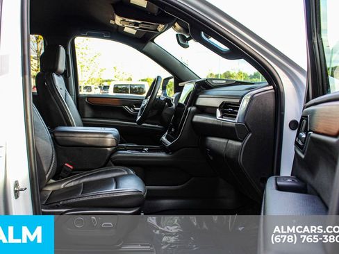Used 2025 GMC Yukon Denali AWD/4WD image 23