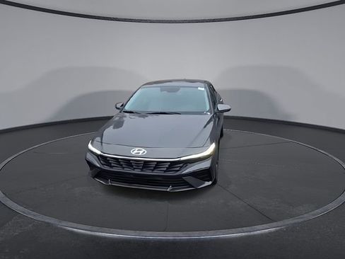 New 2026 Hyundai Elantra Limited FWD image 3