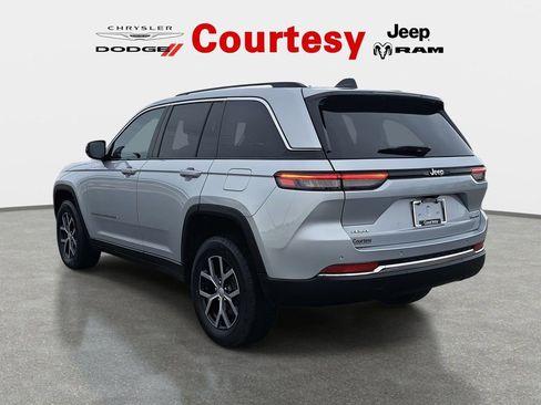 Certified 2024 Jeep Grand Cherokee Limited image 7