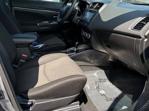Used 2018 Mitsubishi Outlander Sport ES FWD image 16