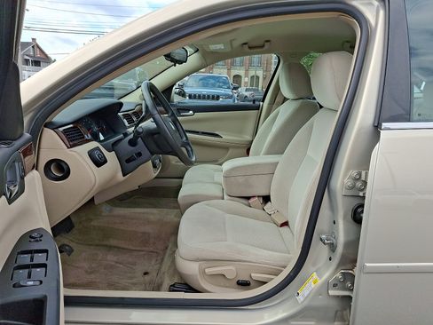 Used 2011 Chevrolet Impala LT FWD image 18