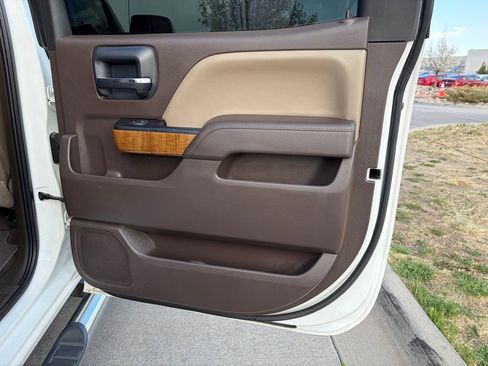 Used 2022 Toyota Tundra SR5 w/ SR5 Convenience Package image 18