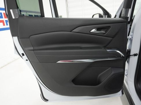 New 2026 Chevrolet Traverse LT w/ Driver Confidence Package image 36