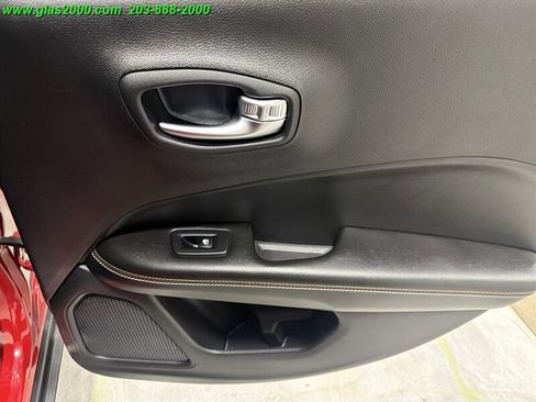Used 2018 Jeep Compass Latitude w/ Popular Equipment Group AWD/4WD image 26