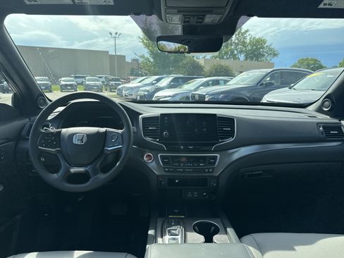 Used 2025 Honda Passport EX-L image 19