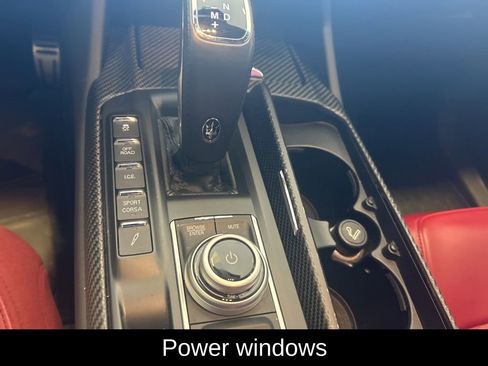 Used 2022 Maserati Levante Trofeo image 8