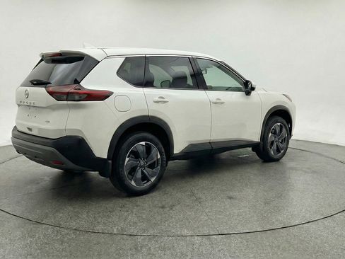 Used 2025 Nissan Rogue SV FWD image 9