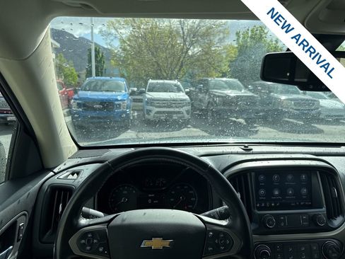 Used 2022 Chevrolet Colorado Z71 AWD/4WD image 19