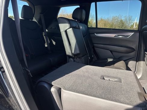Used 2023 Cadillac XT6 Luxury image 61