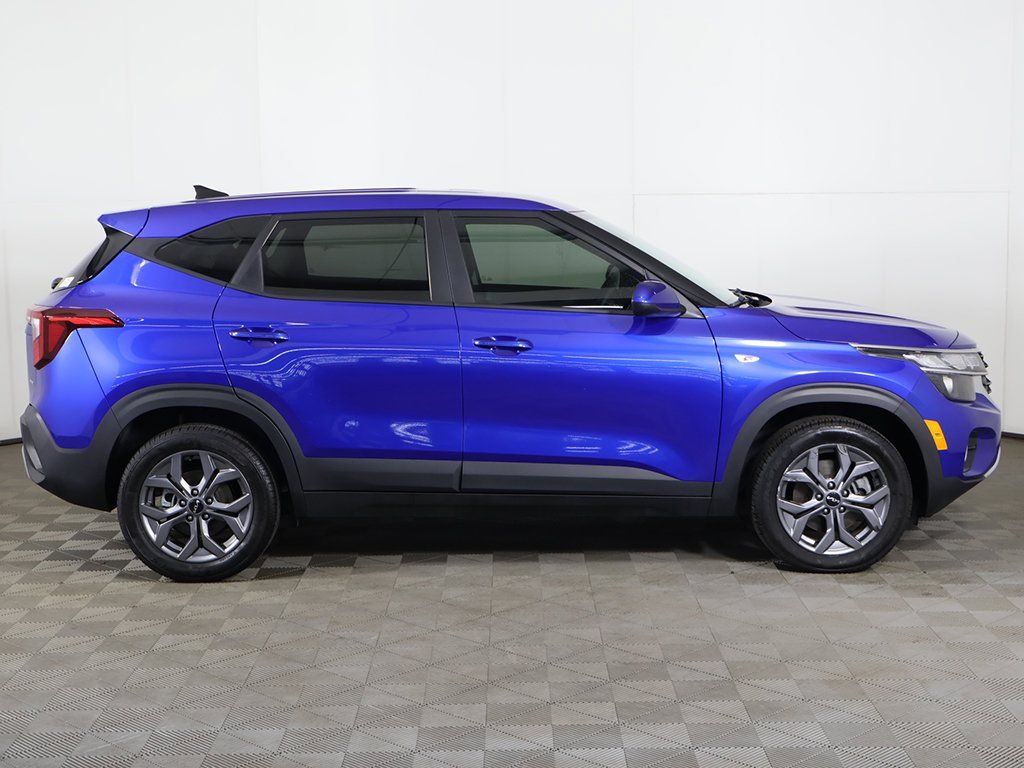Used 2024 Kia Seltos LX AWD/4WD image 16