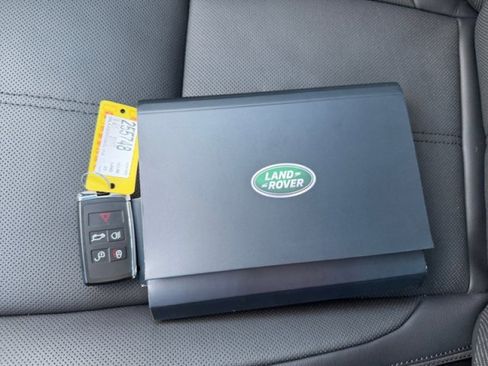 Used 2025 Land Rover Range Rover Velar S AWD/4WD image 22