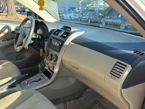 Used 2012 Toyota Corolla LE image 20