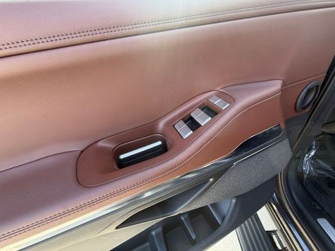 Used 2025 Lincoln Navigator Reserve AWD/4WD image 11