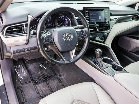 Used 2021 Toyota Camry SE FWD image 10