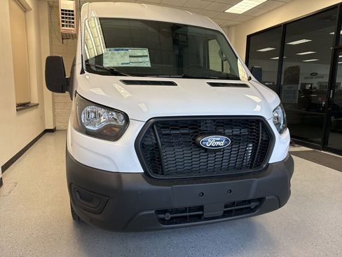 New 2026 Ford Transit 250 148 Medium Roof Extended AWD image 9