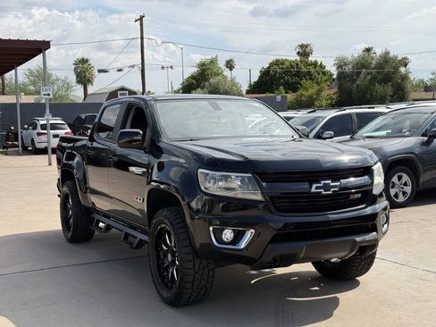 Used 2019 Chevrolet Colorado Z71 w/ Z71 Midnight Edition AWD/4WD image 2