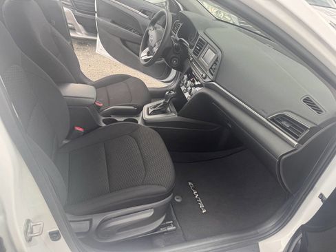 Used 2019 Hyundai Elantra SE w/ Cargo Package image 8