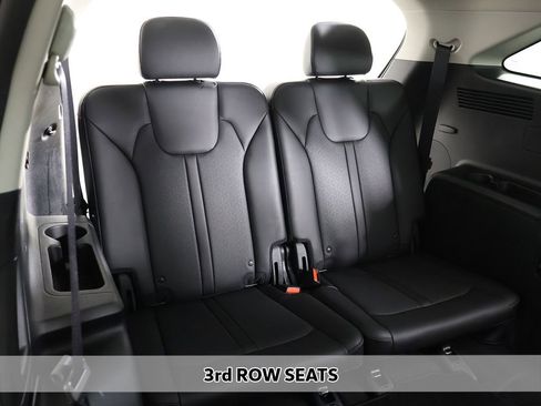 Used 2023 Kia Sorento EX w/ Panoramic Sunroof Package FWD image 9