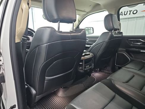 Used 2020 RAM 1500 Laramie w/ Off Road Group AWD/4WD image 32