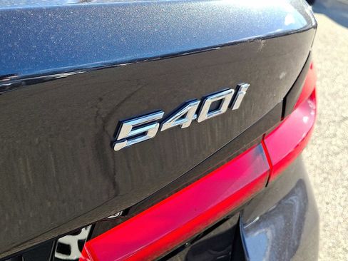 Used 2022 BMW 540i xDrive w/ Executive Package image 32