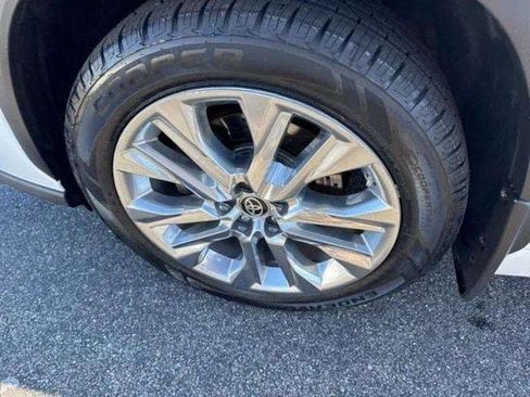 Used 2023 Toyota Highlander Limited AWD/4WD image 36