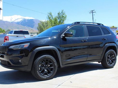 Used 2022 Jeep Cherokee Latitude w/ Sun & Sound Group AWD/4WD image 28