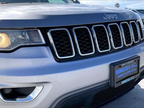 Used 2018 Jeep Grand Cherokee Laredo RWD image 33