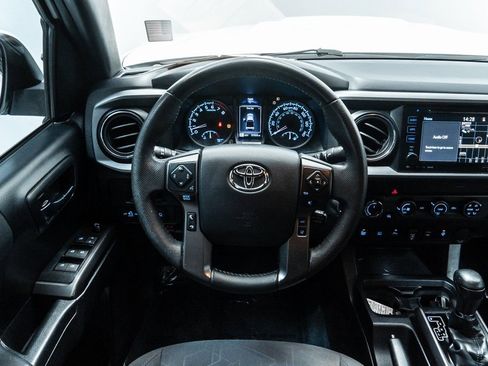 Used 2019 Toyota Tacoma TRD Sport image 14
