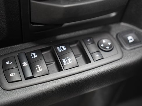 Used 2024 RAM 3500 Tradesman w/ Chrome Appearance Group image 17