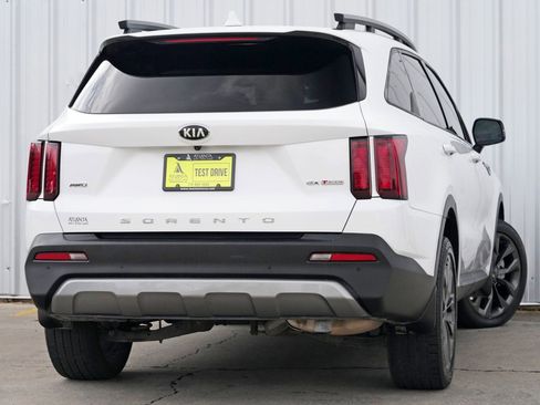 Used 2021 Kia Sorento EX w/ EX AWD X-Line Package image 4